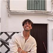 Estudiante de ICADE y profesor de inglés, para cualquier edad. ¡Encantado de trabajar con niños!